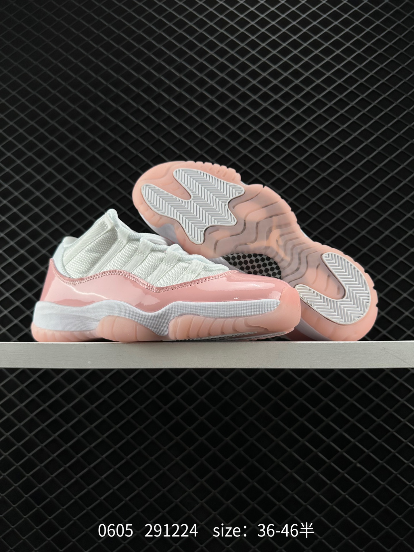 Air Jordan 11 Retro Low WMNS 